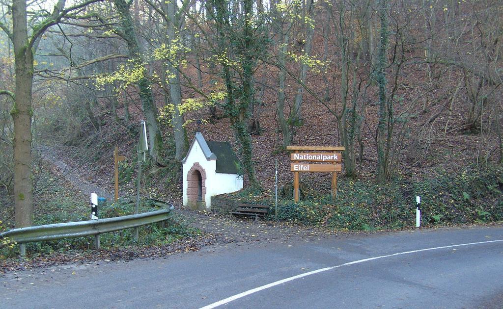 Hotel Restaurant Schmidter Bauernstube ニデッケン エクステリア 写真